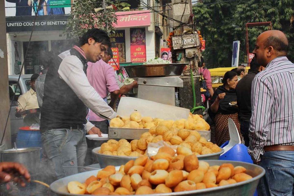 Famous Places To Try Sumptuous Street Food Of Delhi