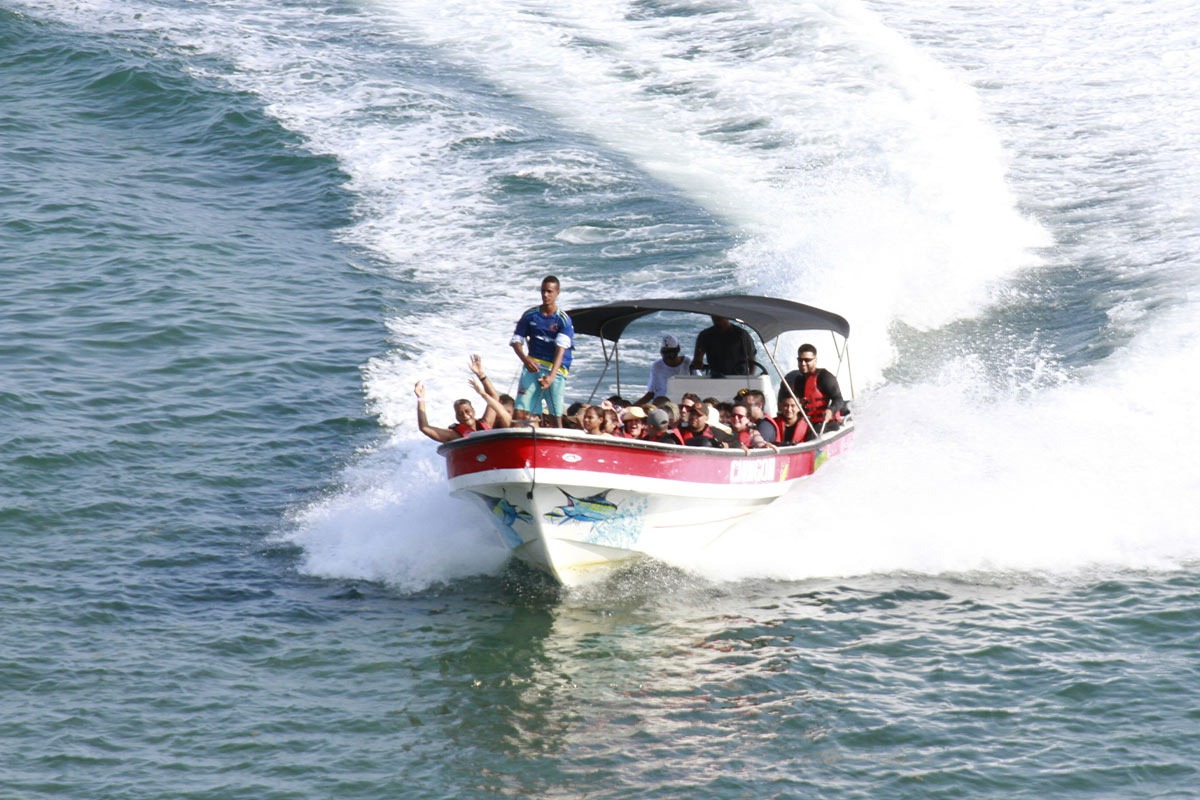 An adventurous jet boat ride in Gold Coast 